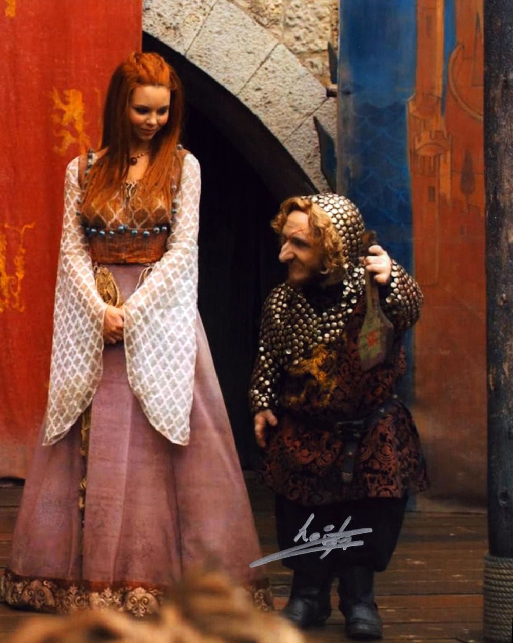Lot 110: Leigh Gill signed 10x8 inch colour photo. Good...
