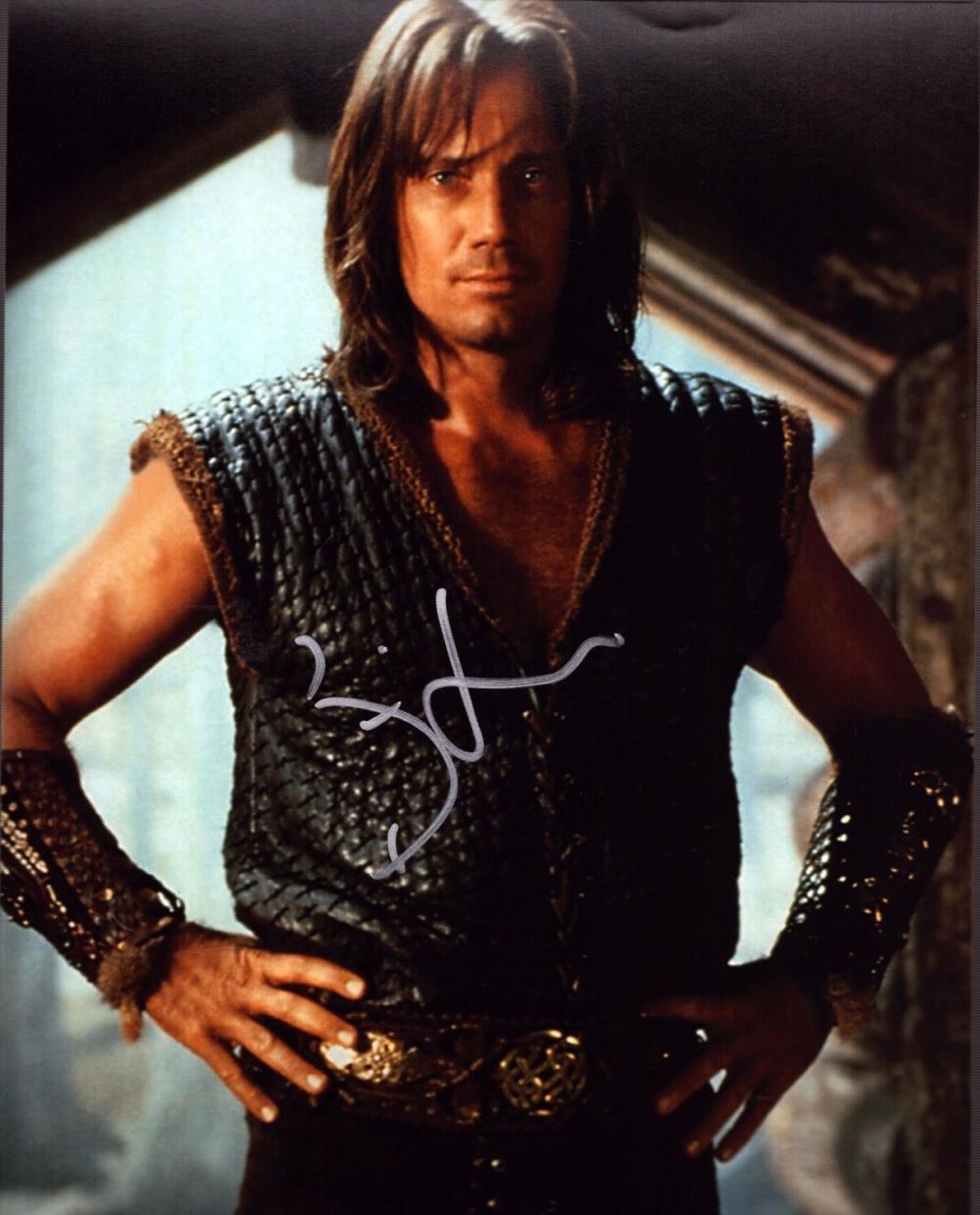 Lot 138: Kevin Sorbo signed 10x8 inch colour photo. Good...