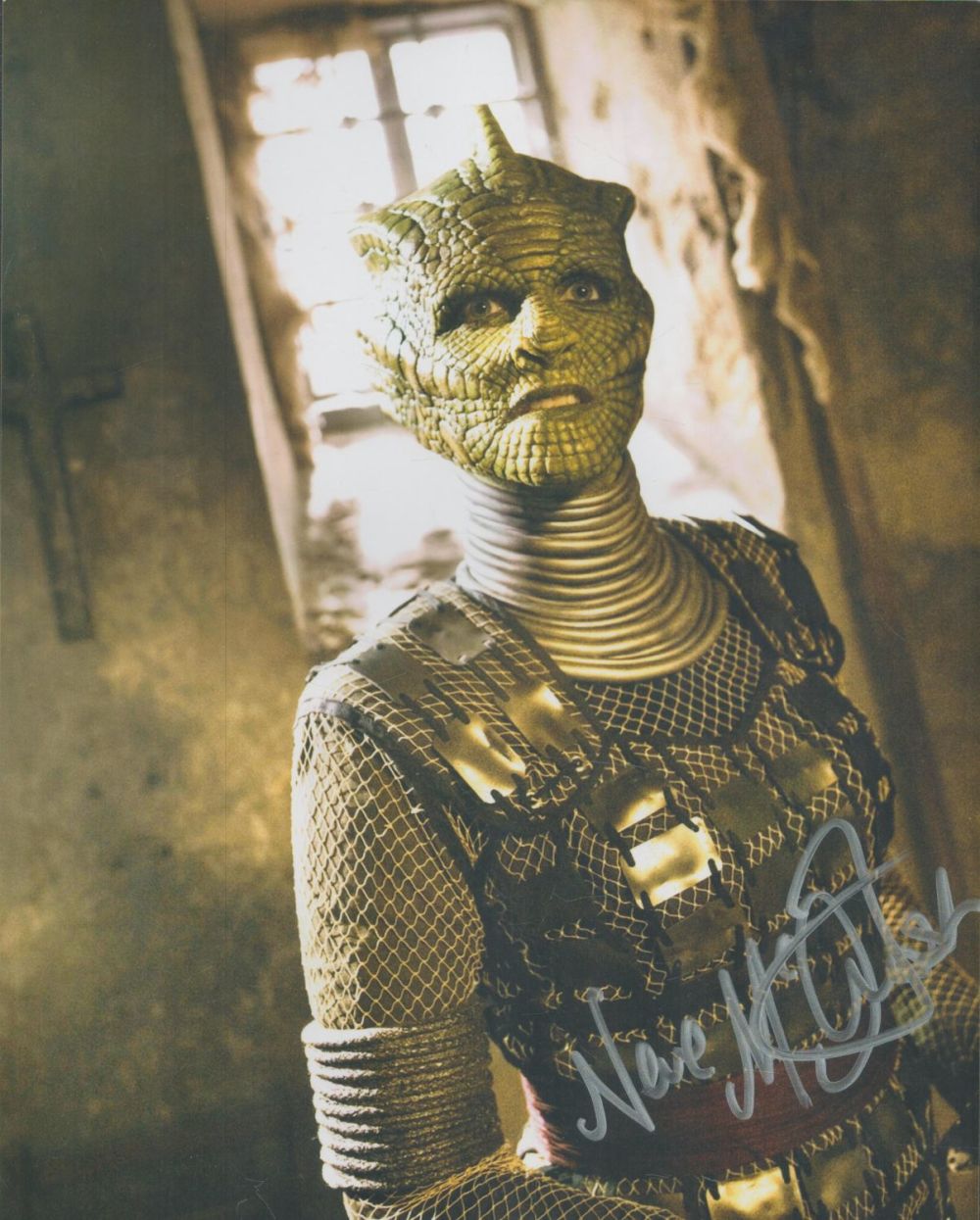 Lot 168: Neve McIntosh signed 10x8 inch DR WHO colour...