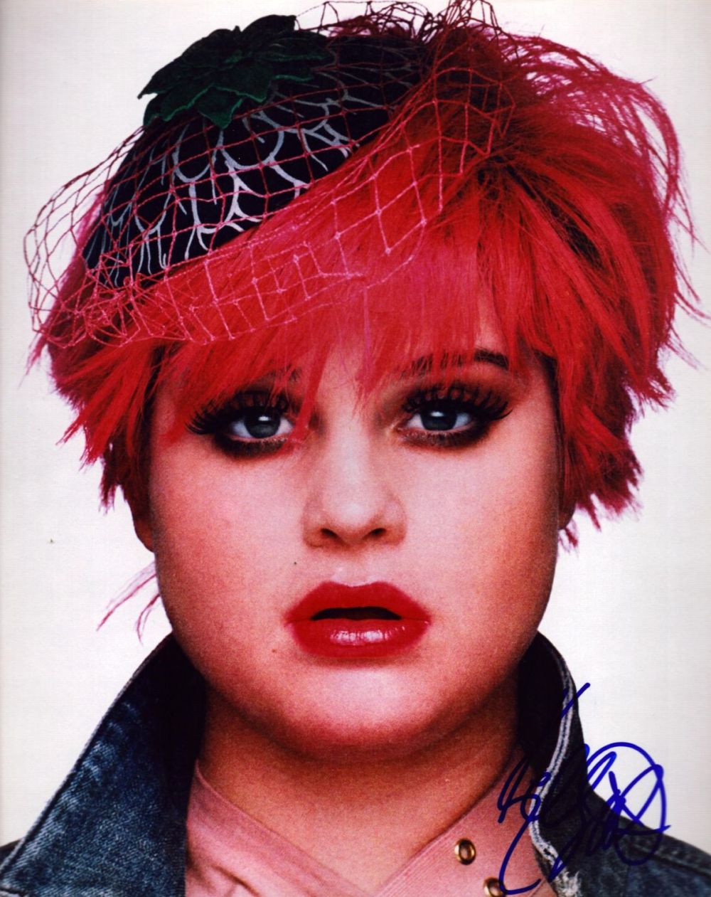 Lot 182: Kelly Osbourne signed 10x8 inch colour photo. Good...
