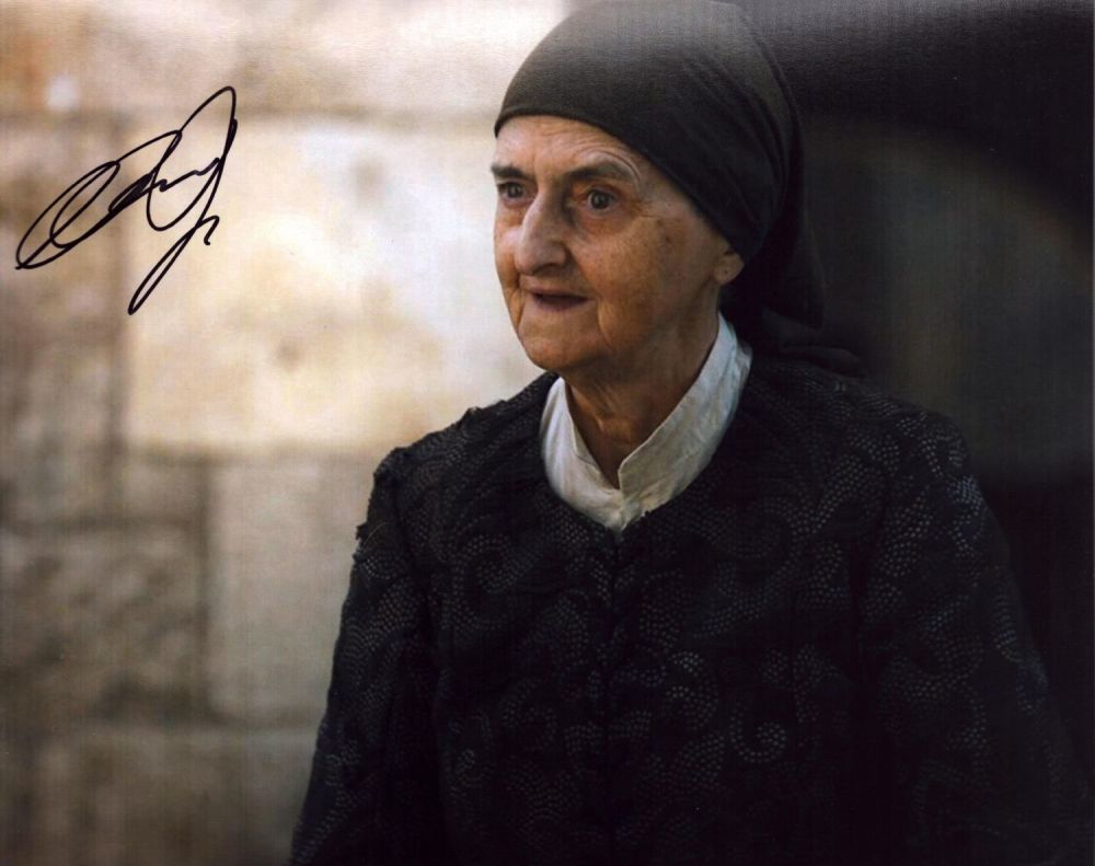 Lot 263: Margaret Jackman signed 10x8 inch colour photo. Good...