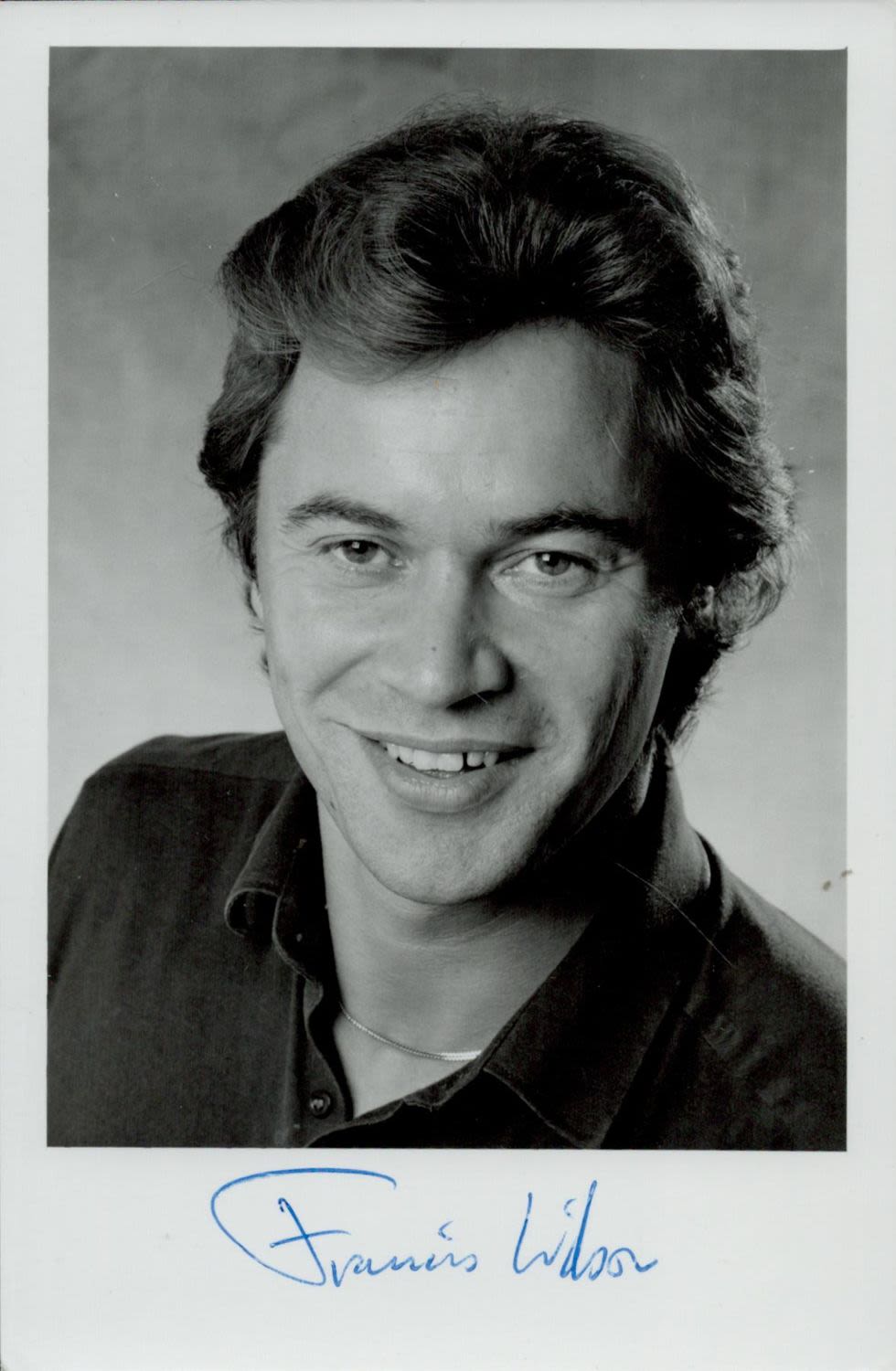 Lot 631: Francis Wilson signed Black and White Photo 6x4...