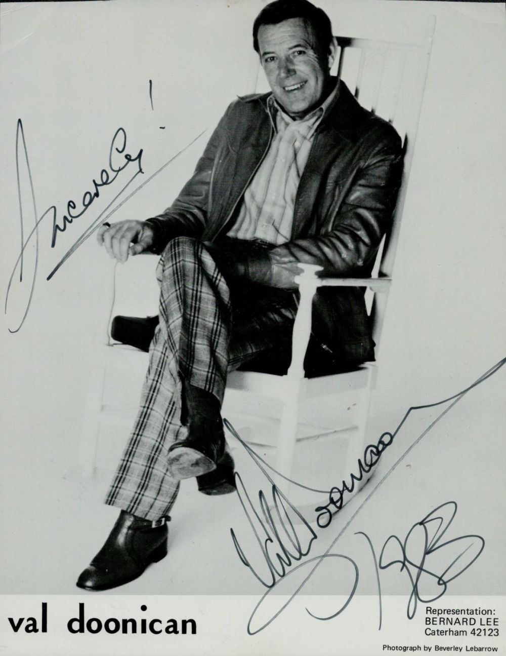 Lot 677: Val Doonican signed 10x8inch black and white photo....