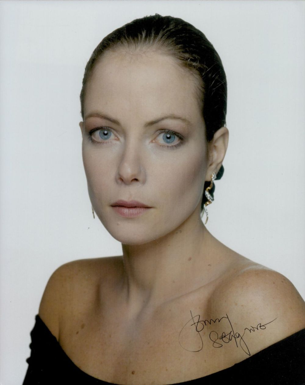 Lot 681: Jenny Seagrove signed 10x8inch colour photo. Good condition....