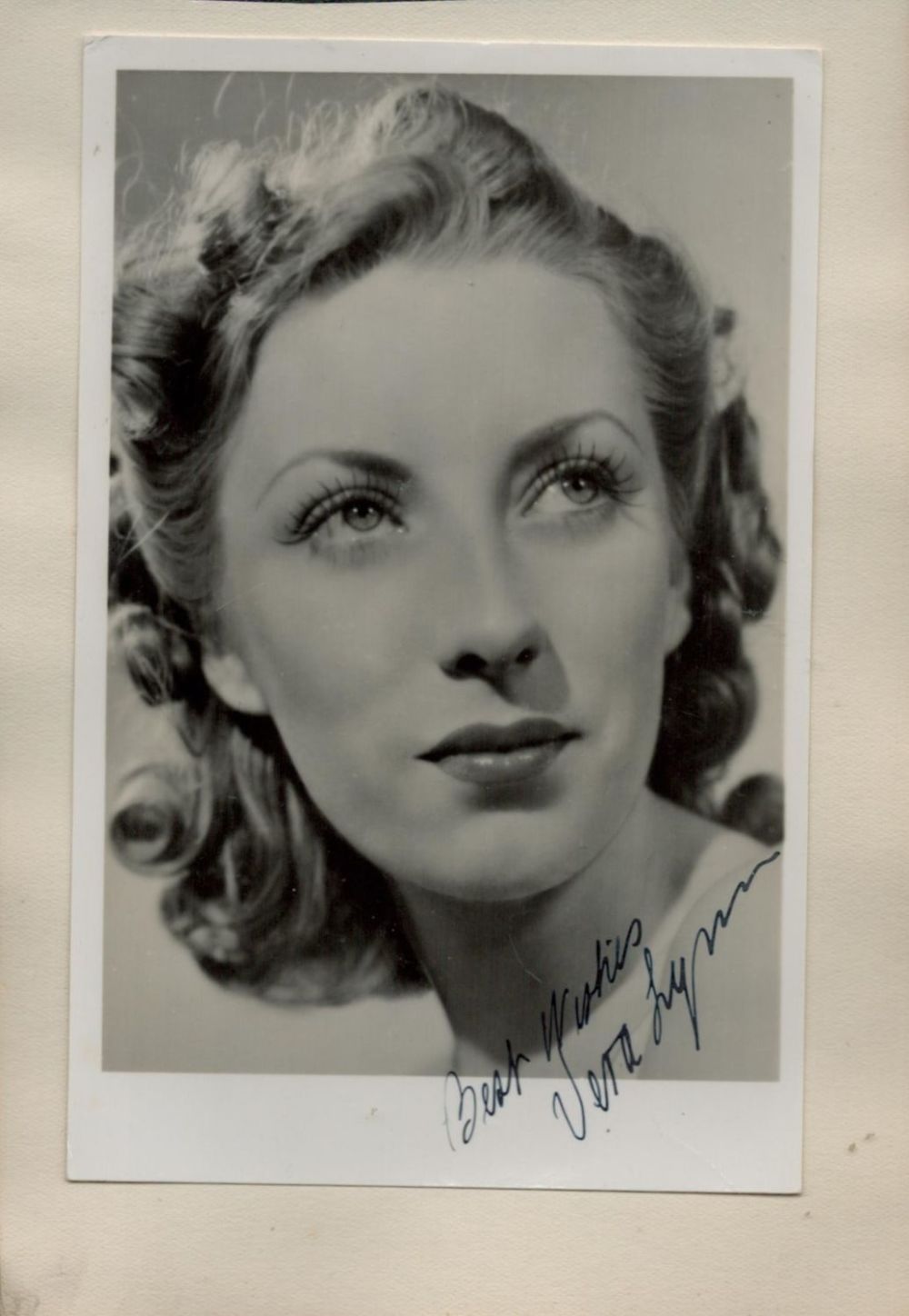 Lot 712: Vera Lynn signed 6x4inch black and white photo...