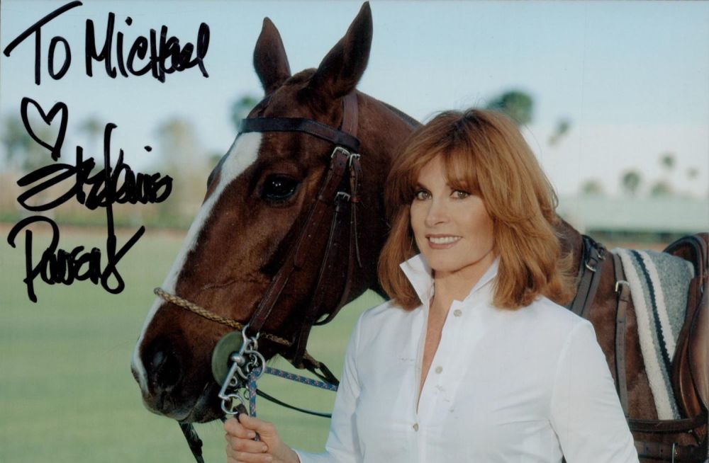 Lot 717: Stefanie Powers signed 6x4inch colour photo. Dedicated. Good...
