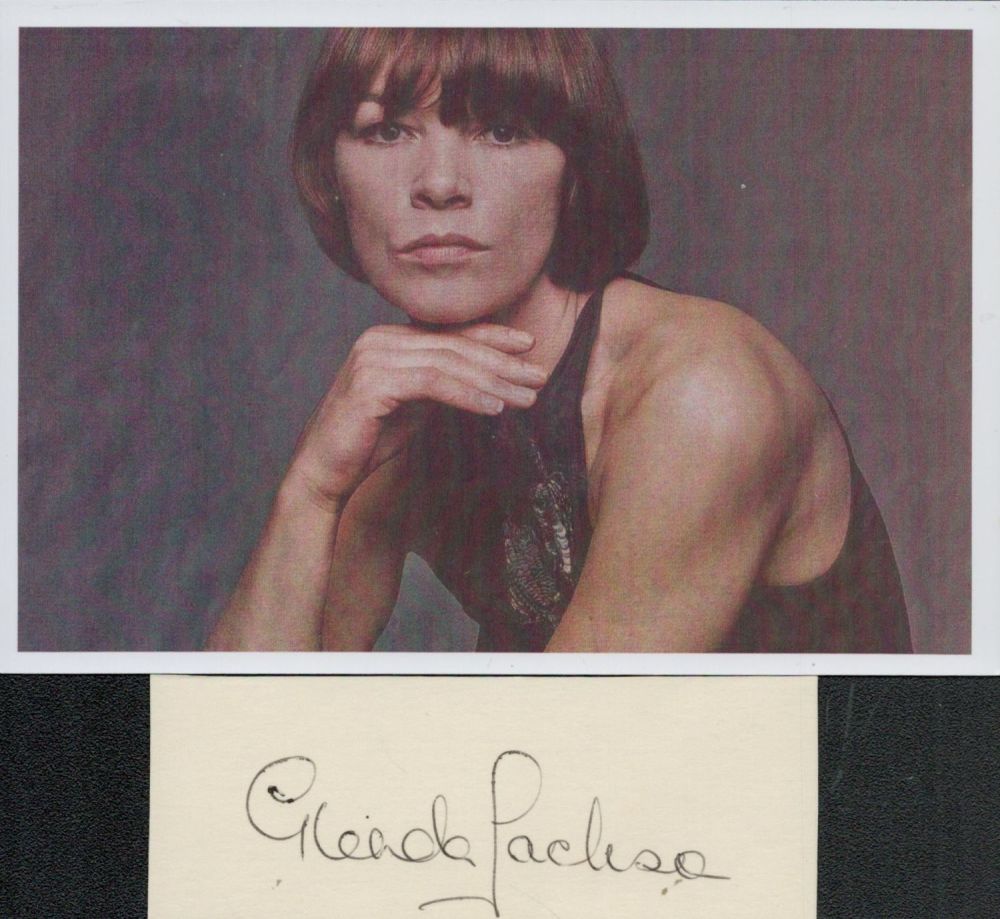 Lot 730: Glenda Jackson small signature piece with unsigned photo....