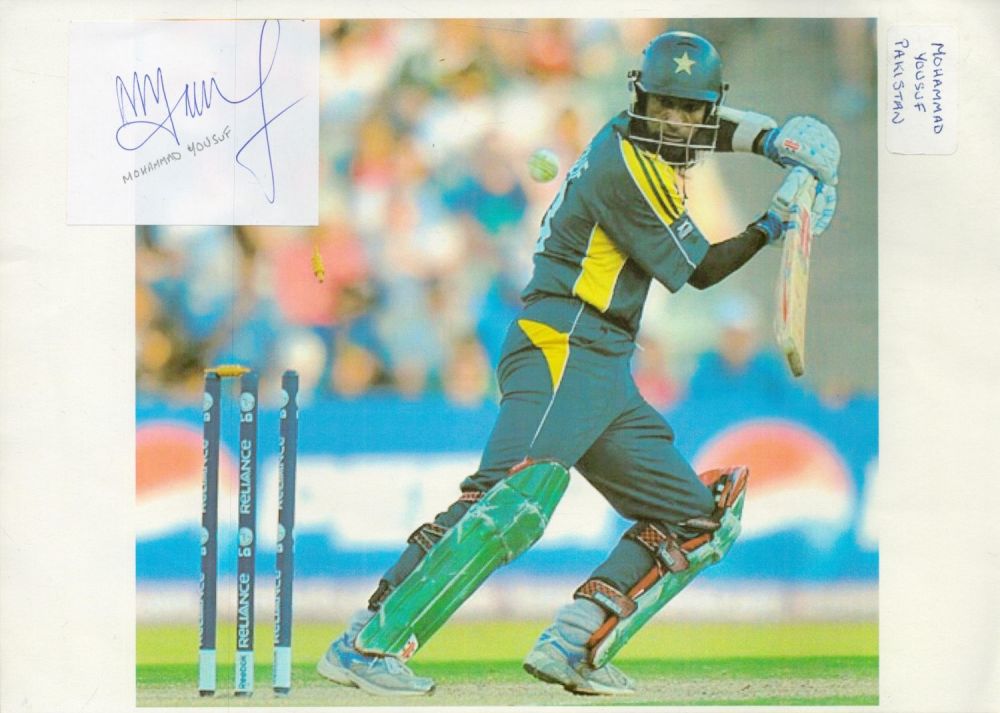 Lot 188: Mohammad Yousuf signed Autograph cut out Approx. 3x2.25...
