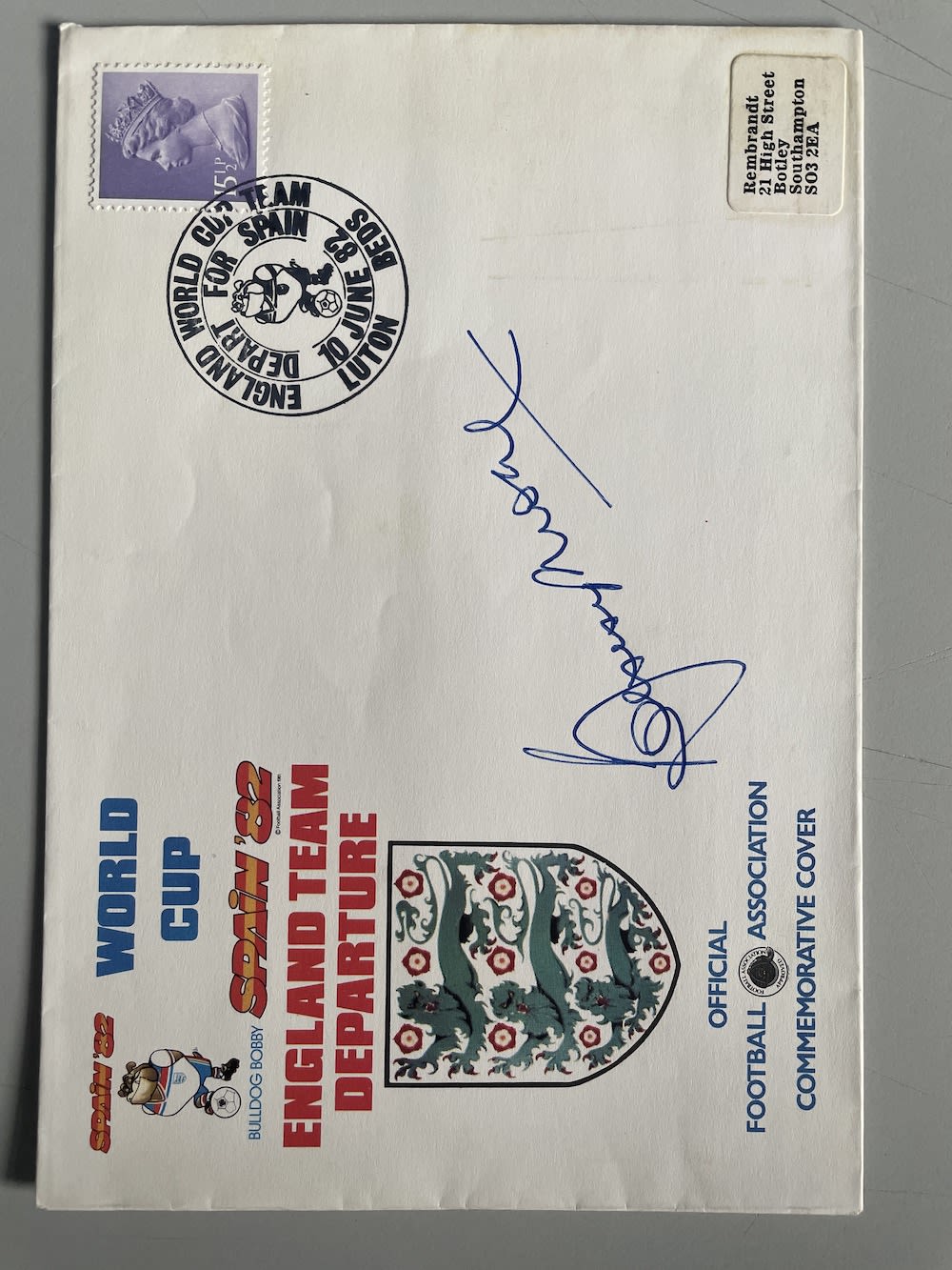 Lot 101: Bobby Moore England 1966 World Cup Winning Captain...