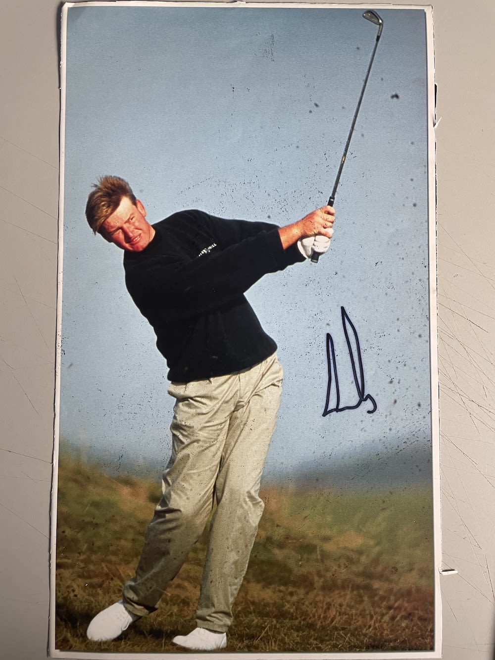 Lot 133: Ernie Els South African Golfer 10x8 approx magazine...