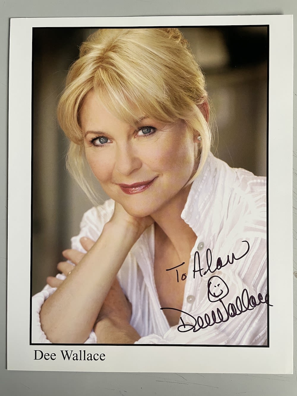 Lot 186: Dee Wallace Popular Actress ET 10x8 inch signed...