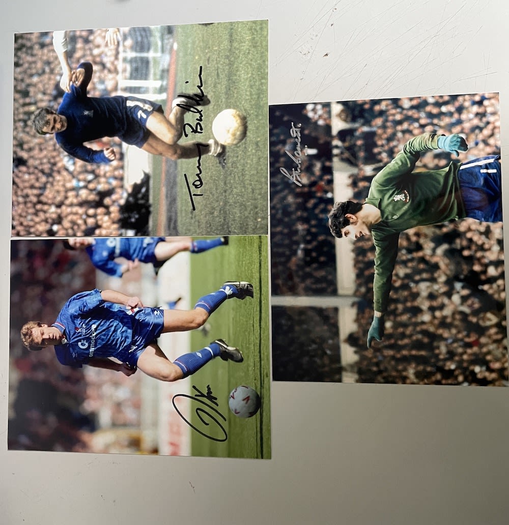 Lot 212: Dixon, Boyle, Bonetti, Harris, Lukaku, Jones Chelsea Legends...
