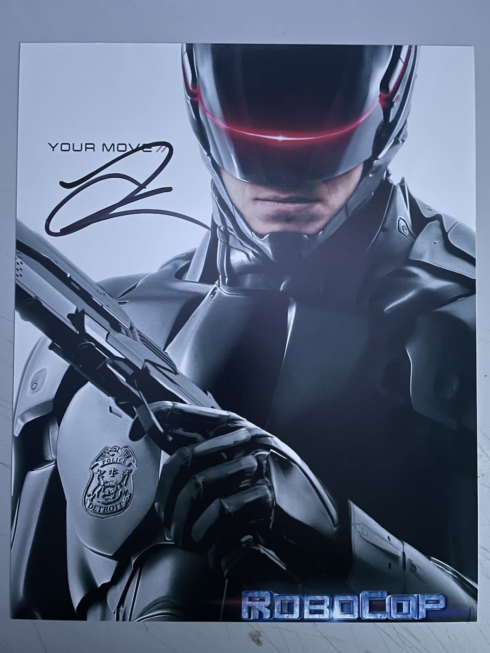 Lot 288: Joel Kinnaman Popular Actor Robocop 10x8 inch signed...