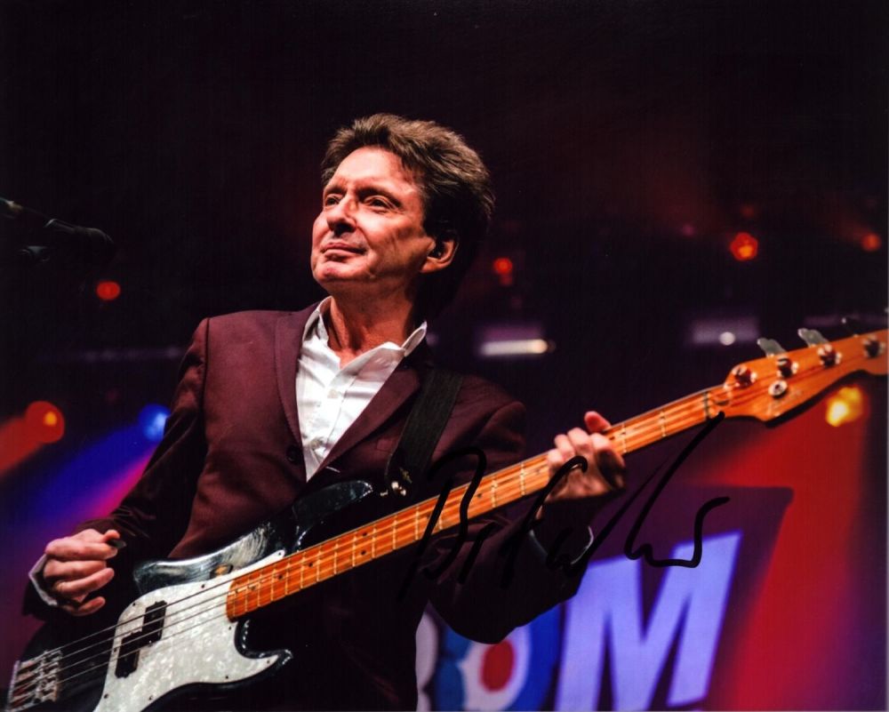 Lot 109: Brian Foxton signed 10x8 inch colour photo. Good...