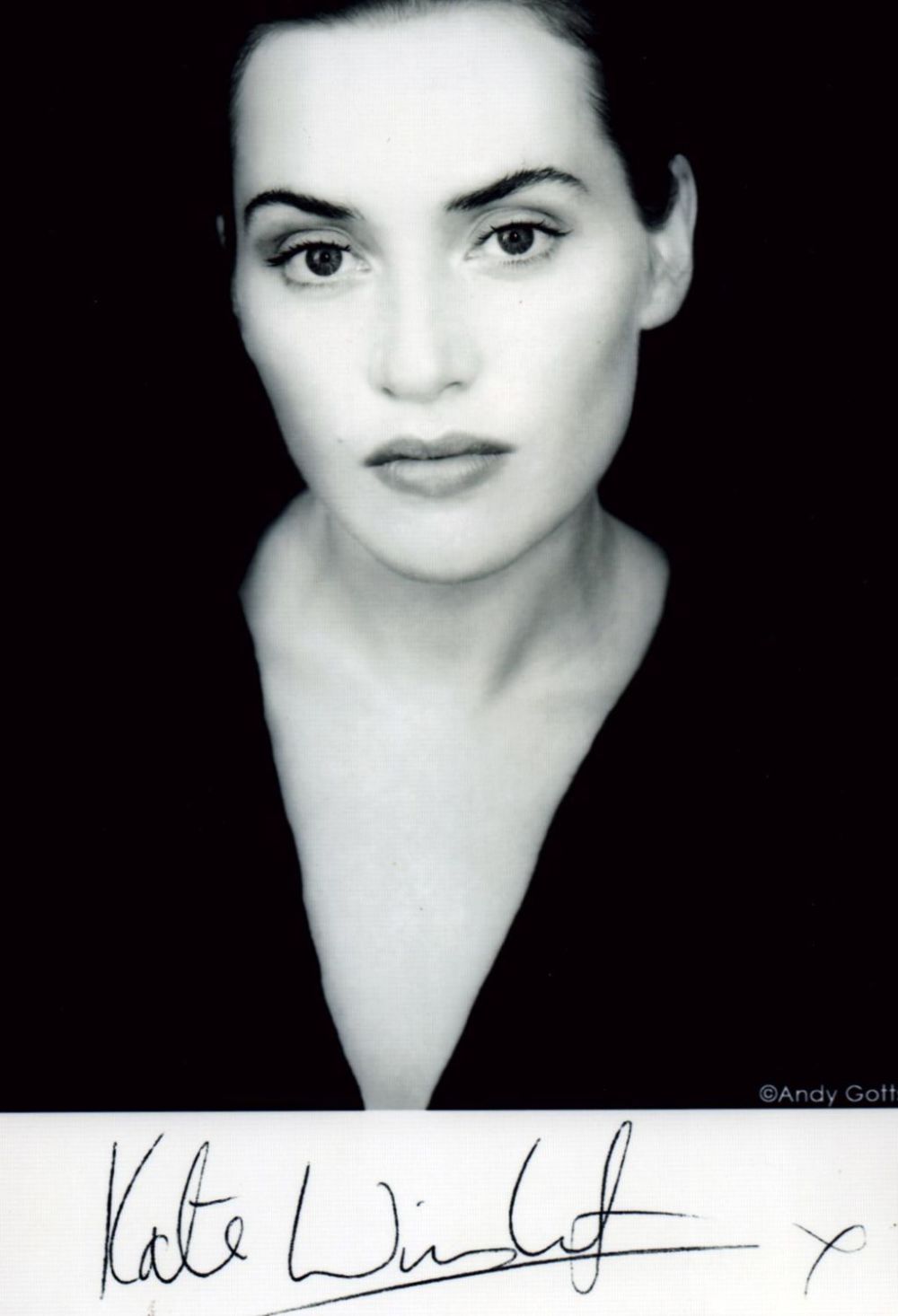 Lot 128: Tv and Film. Kate Winslet PRINTED Signature on...