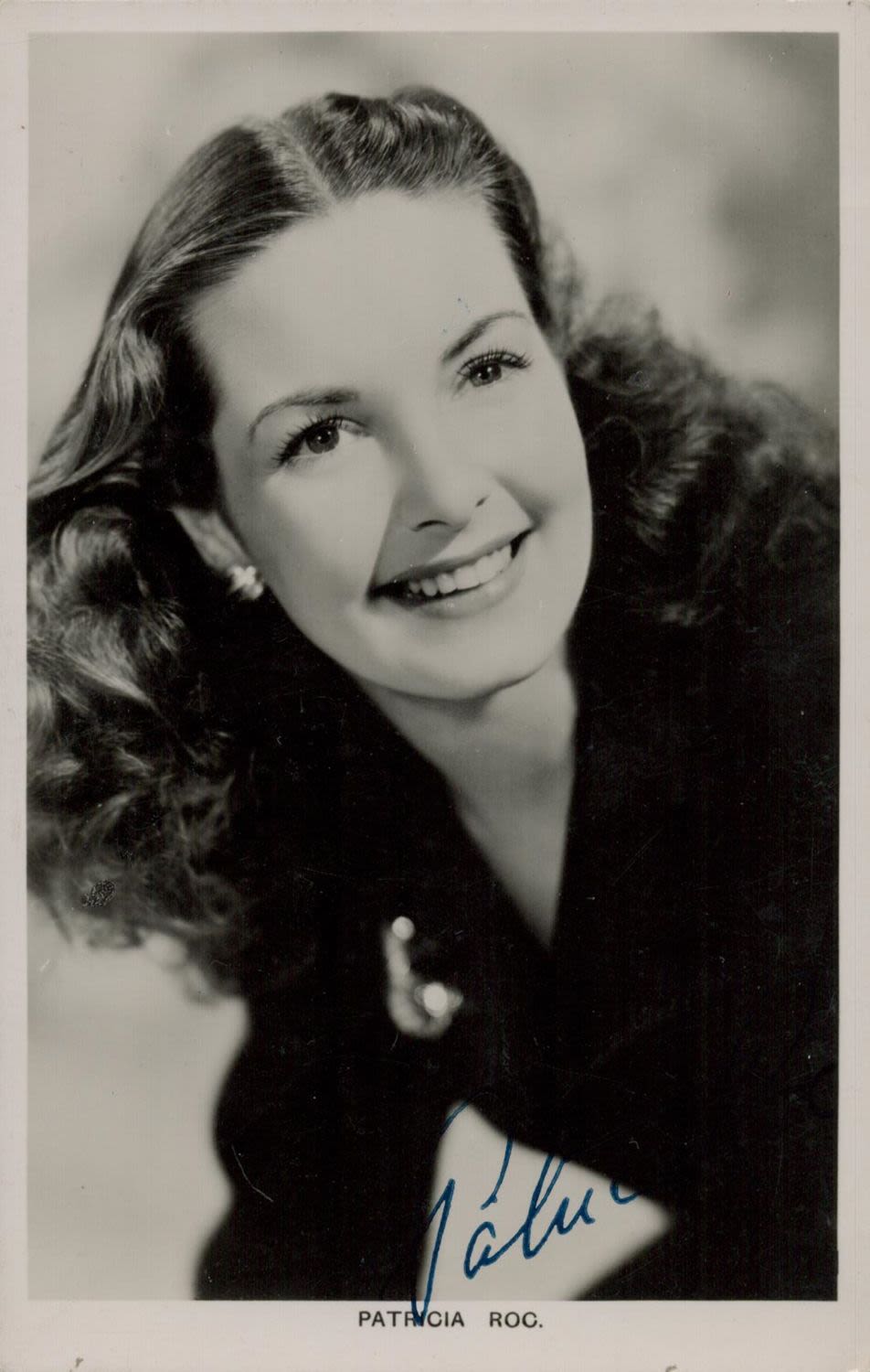 Lot 282: Patricia Roc signed vintage Black & White Photo...