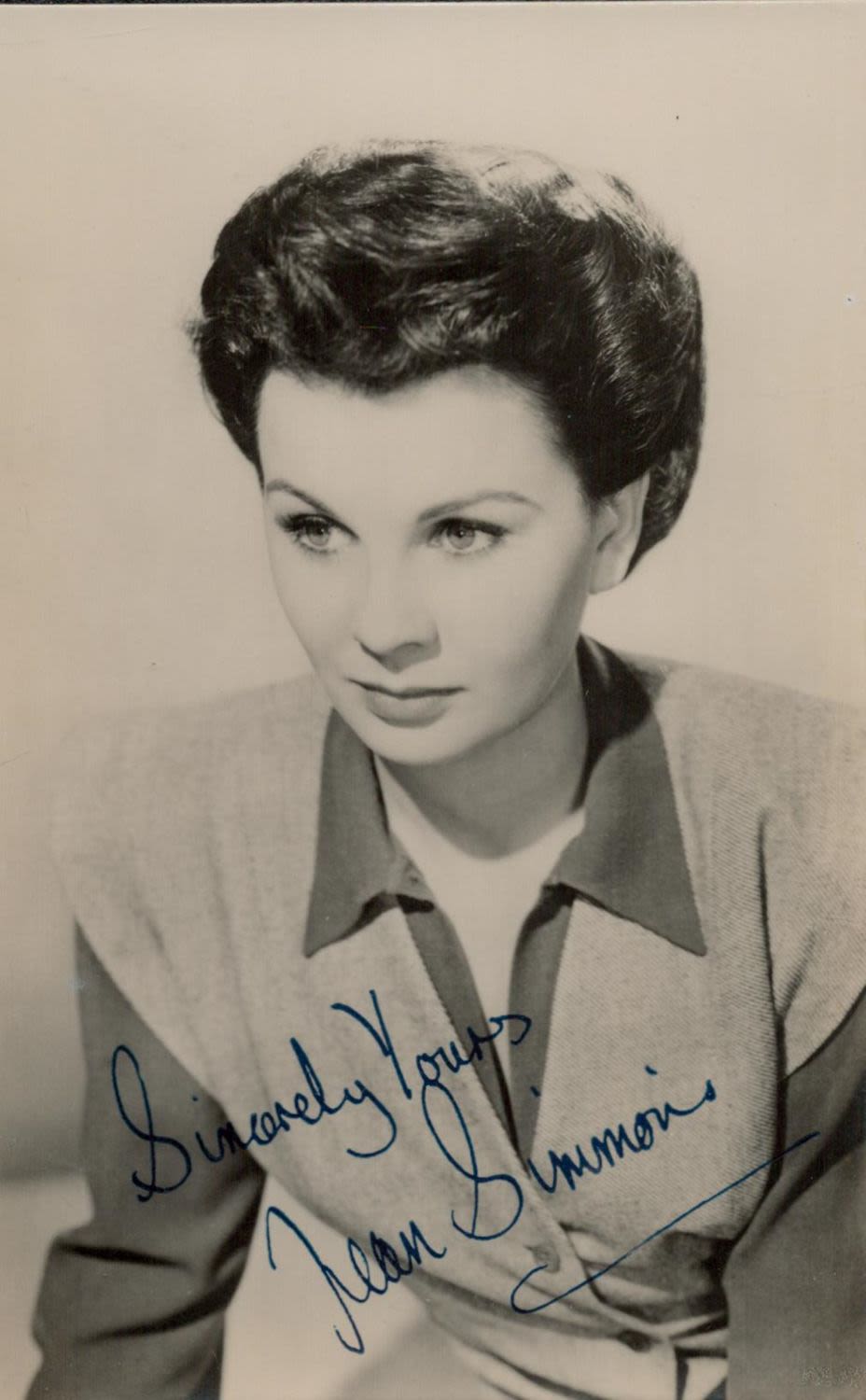 Lot 283: Jean Simmons signed vintage Black & White Photo...