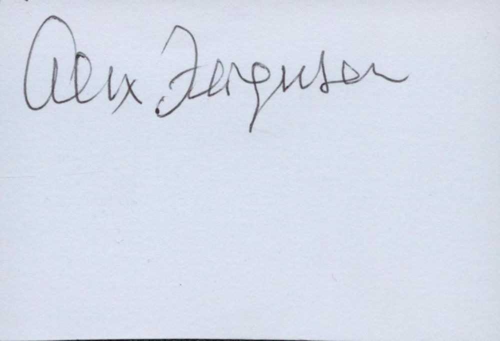Lot 297: Alex Ferguson signed small piece cut out Autograph....