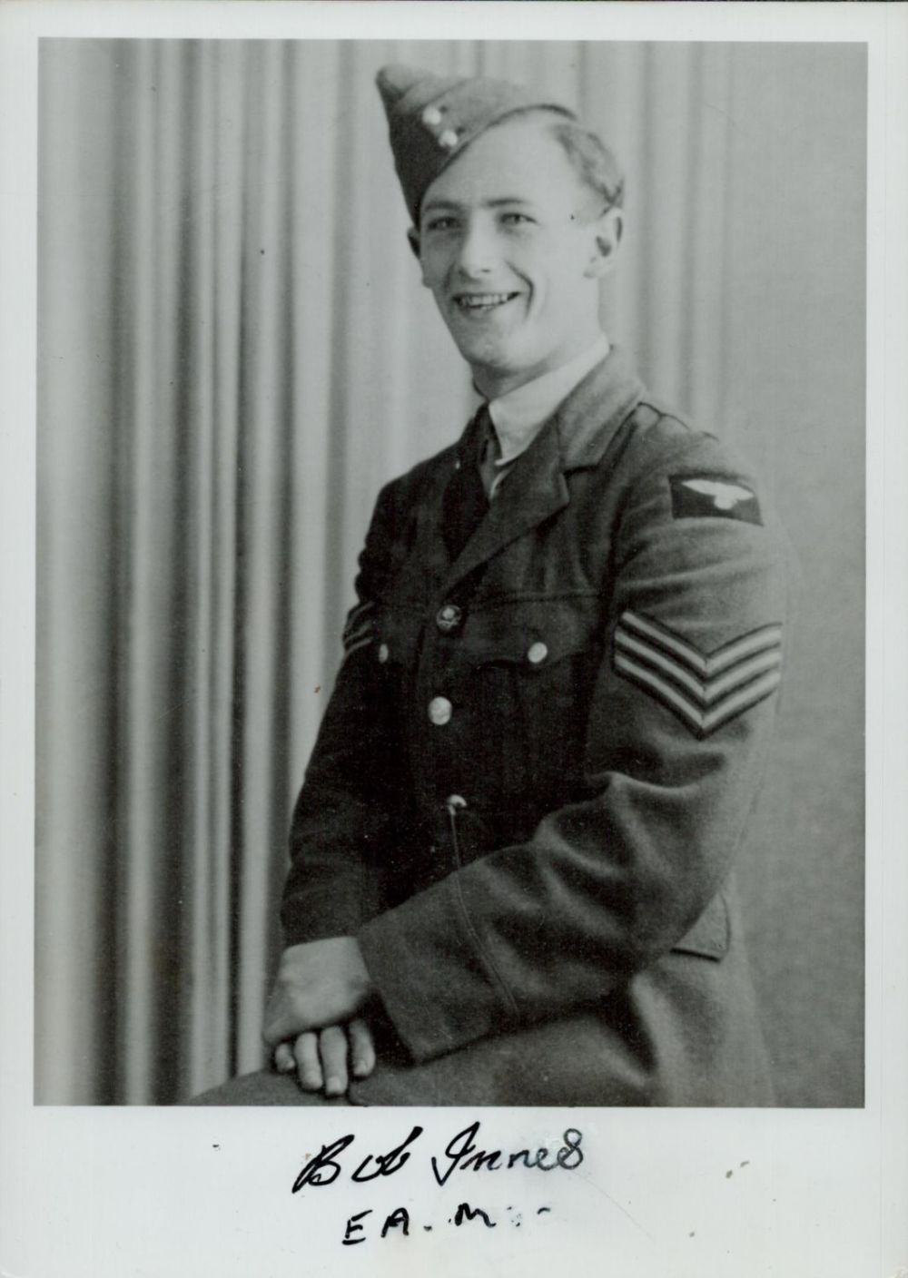 Lot 382: Robert Innes signed Black & White Photo 7x5...
