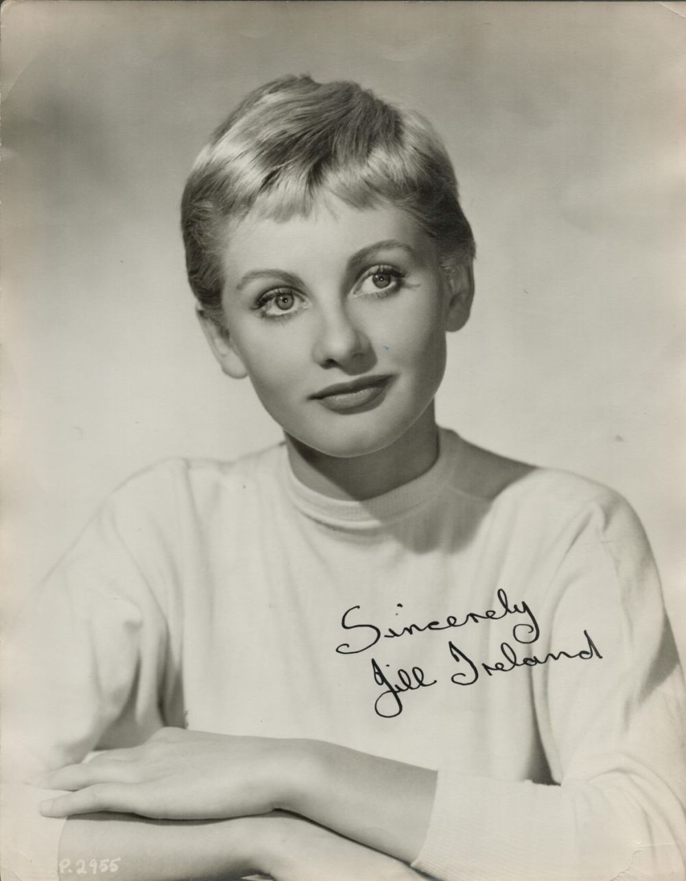 Lot 224: Jill Ireland signed vintage oversize photo (15x12), lovely...