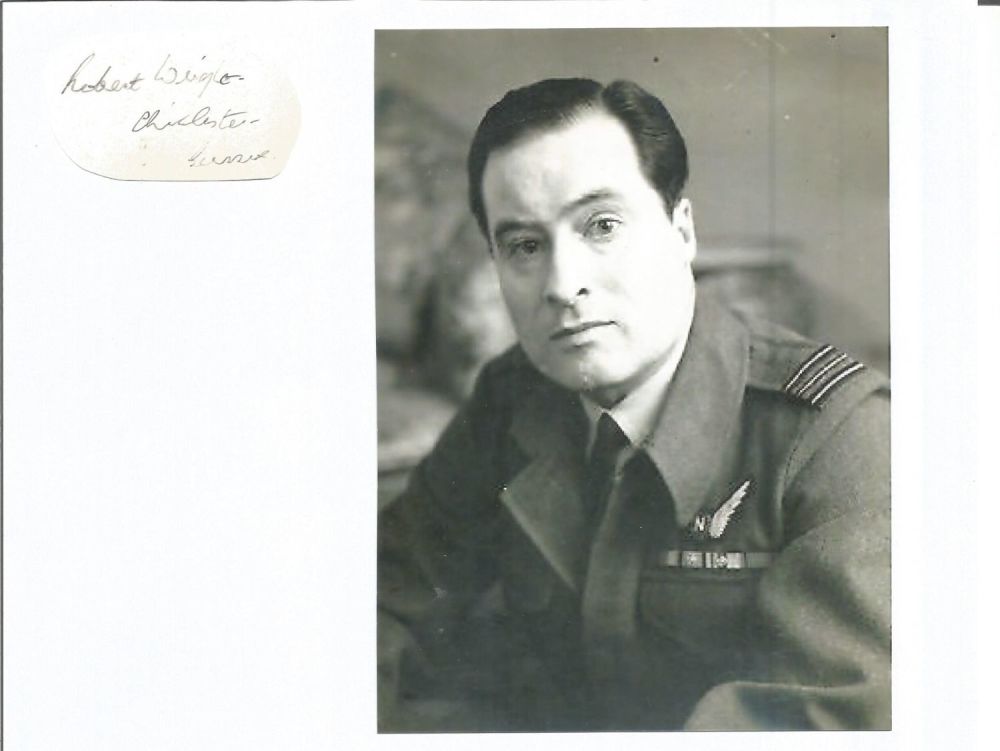 Lot 391: WW2 BOB fighter pilot Robert Wright signature piece...