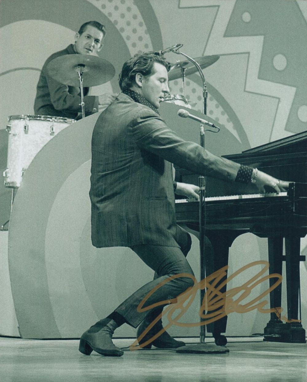 Lot 66: Jerry Lee Lewis signed 10x8 inch black and...