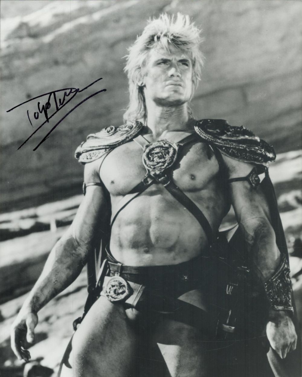 Lot 184: Dolph Lundgren signed 10x8 inch black and white...