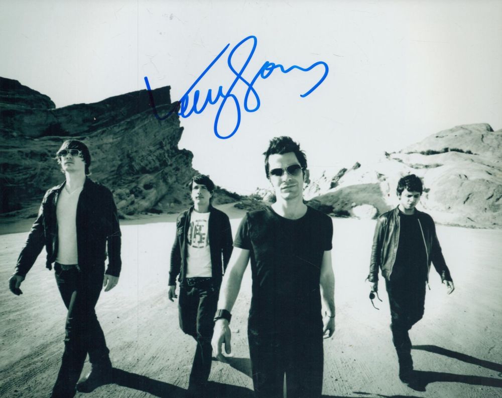 Lot 59: Kelly Jones signed 10x8 inch Stereophonics black and...
