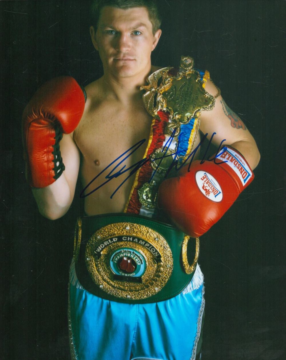 Lot 80: Ricky Hatton signed 10x8 inch colour photo. Good...