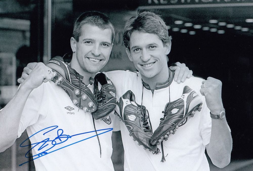 Lot 254: Autographed STEVE BULL 12 x 8 photo :...