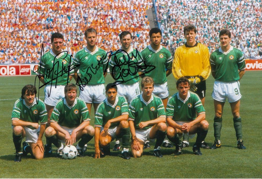 Lot 257: Autographed IRELAND 12 x 8 photo : Col,...