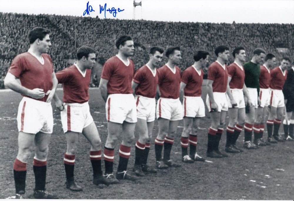 Lot 262: Autographed KENNY MORGANS 12 x 8 photo :...