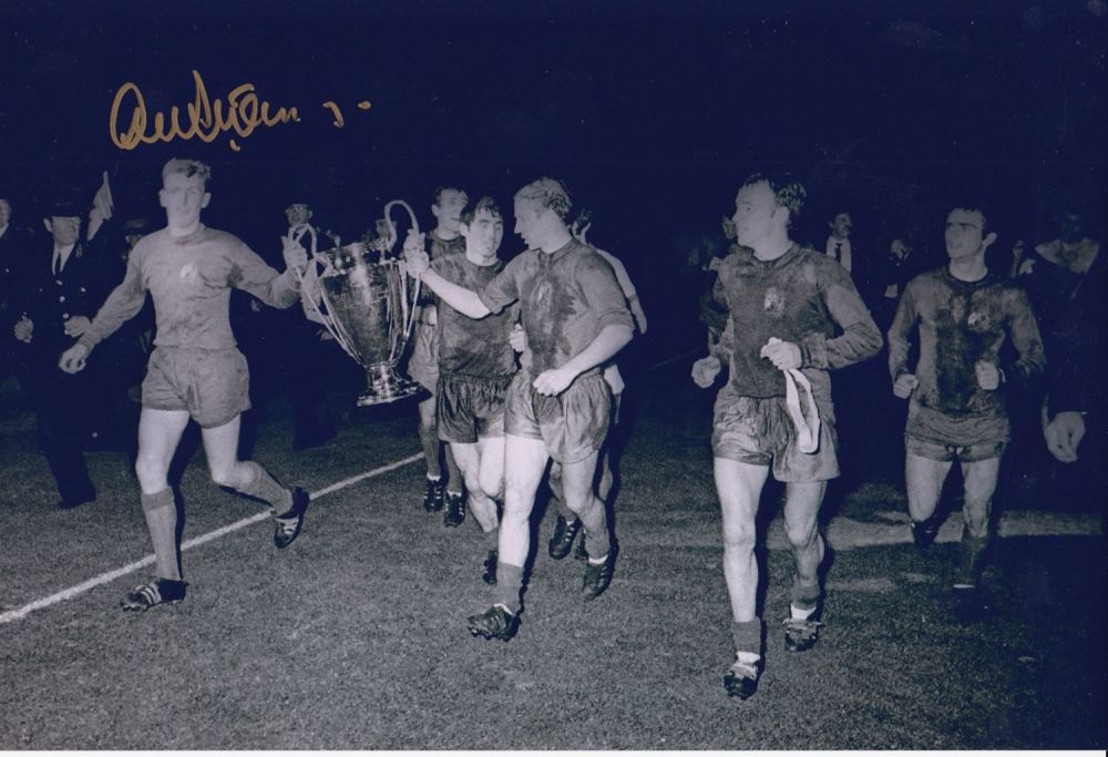 Lot 266: Autographed ALEX STEPNEY 12 x 8 photo :...