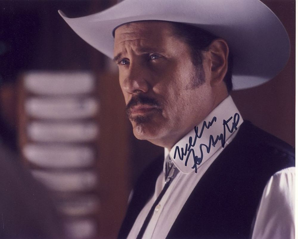 Lot 424: SALE! The Devil's Rejects William Forsythe hand signed...
