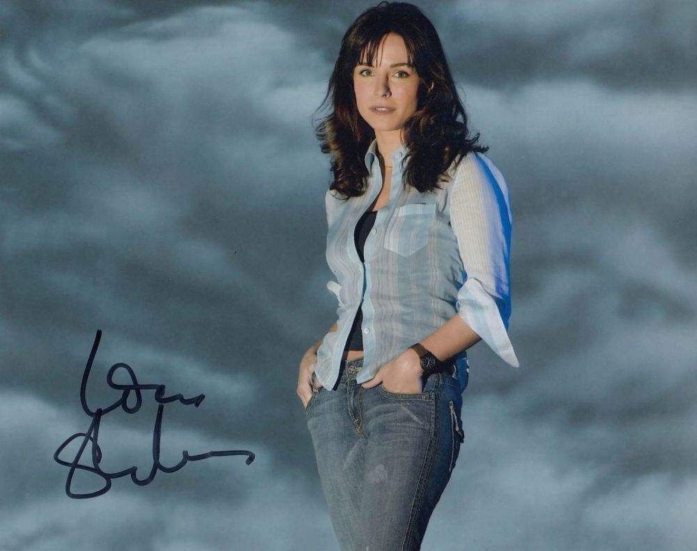 Lot 433: SALE! Invasion Lisa Sheridan (d) hand signed 10x8...