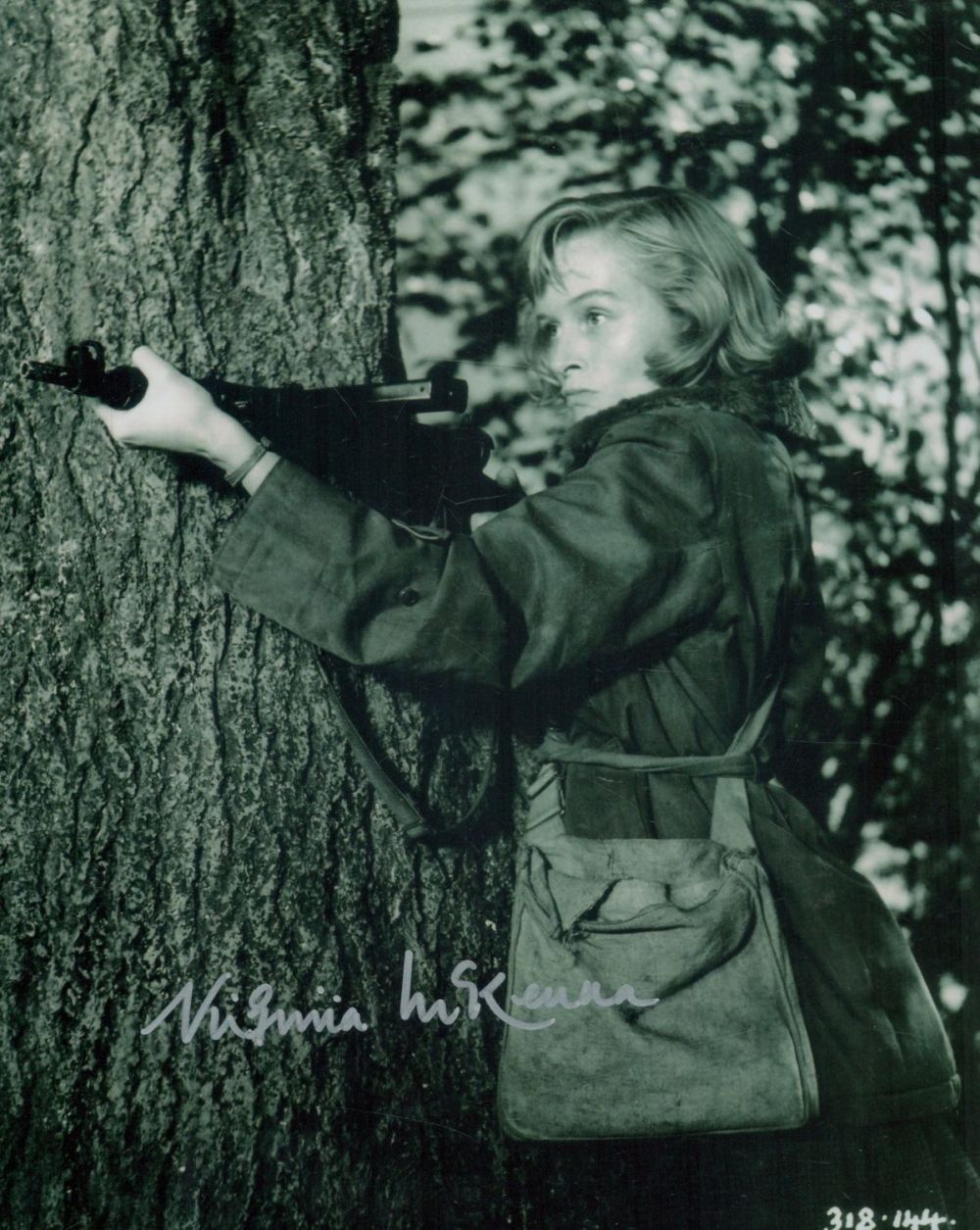 Lot 460: Virginia McKenna signed 10x8 inch black and white...