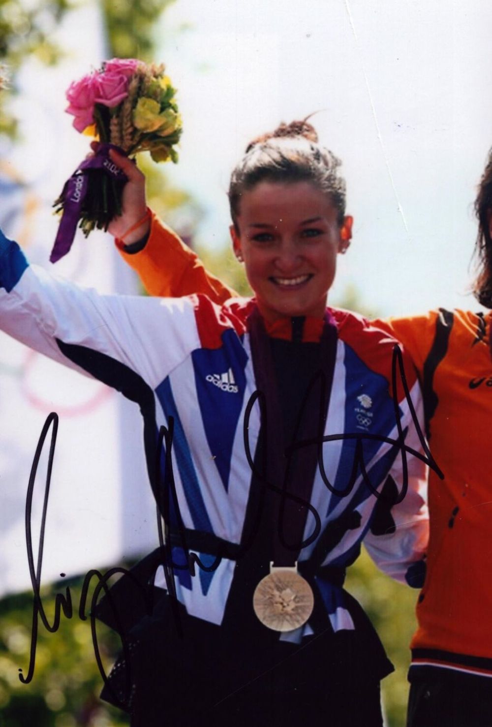 Lot 535: Lizzie Armistead signed 6x4 inch colour photo. Good...