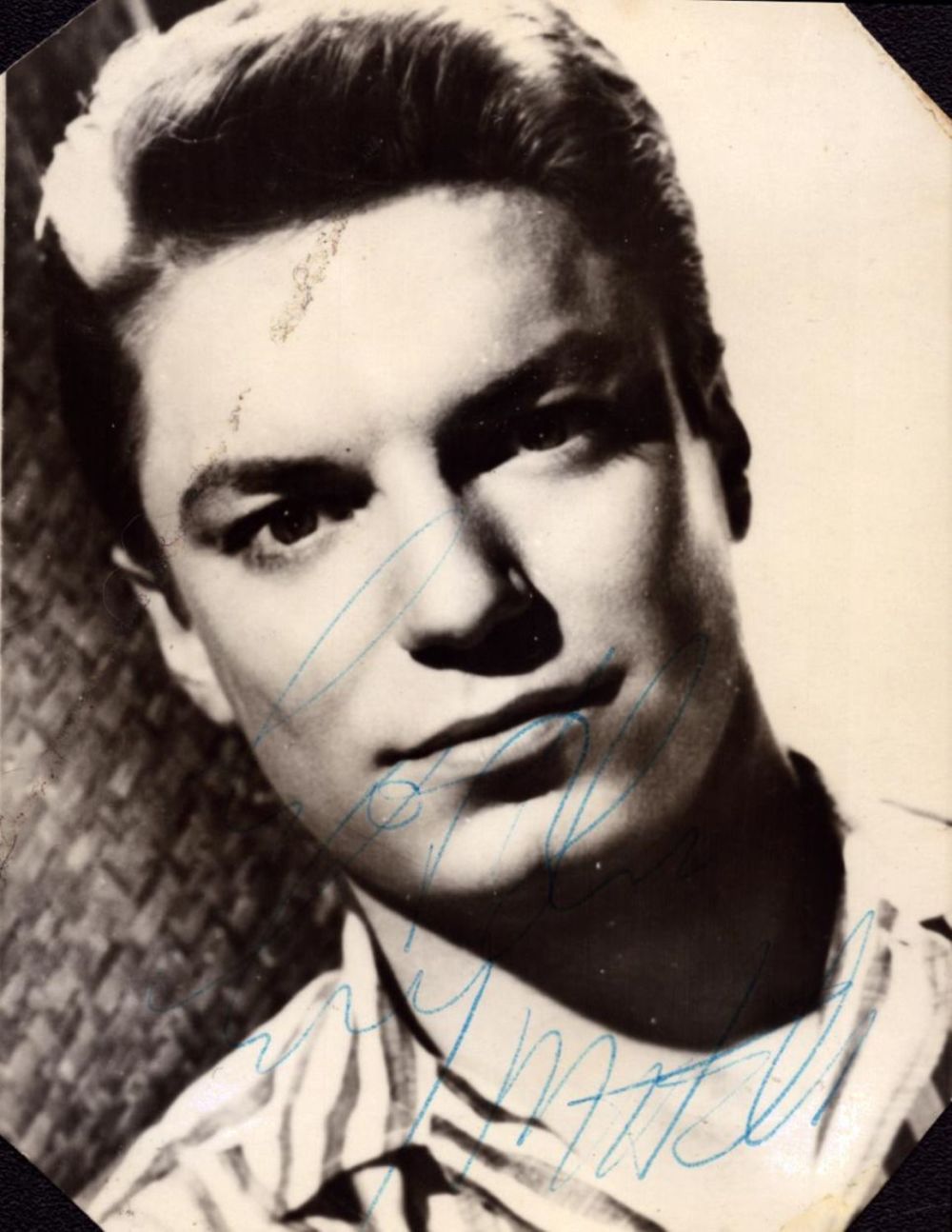 Lot 536: Guy Mitchell signed 4x3 inch vintage black and...