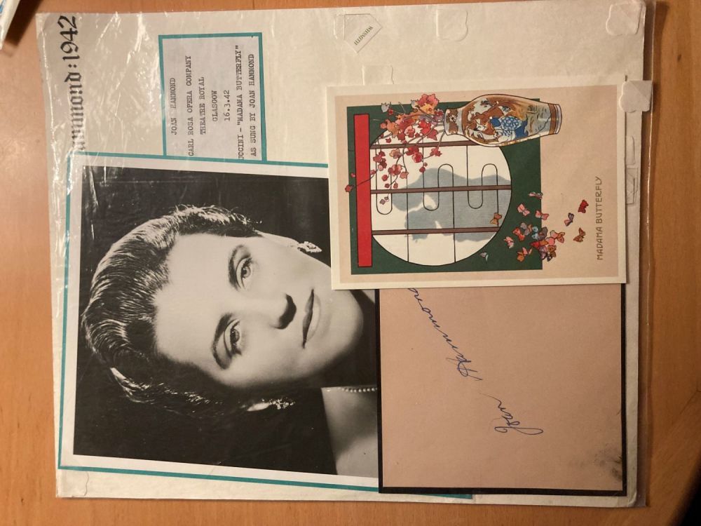 Lot 320: Opera Legend Joan Hammond autograph album page set...