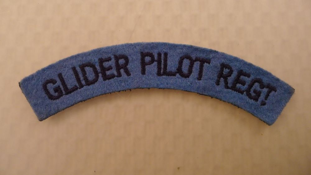 Lot 356: WW2 An original British Airborne Forces embroidered cloth...