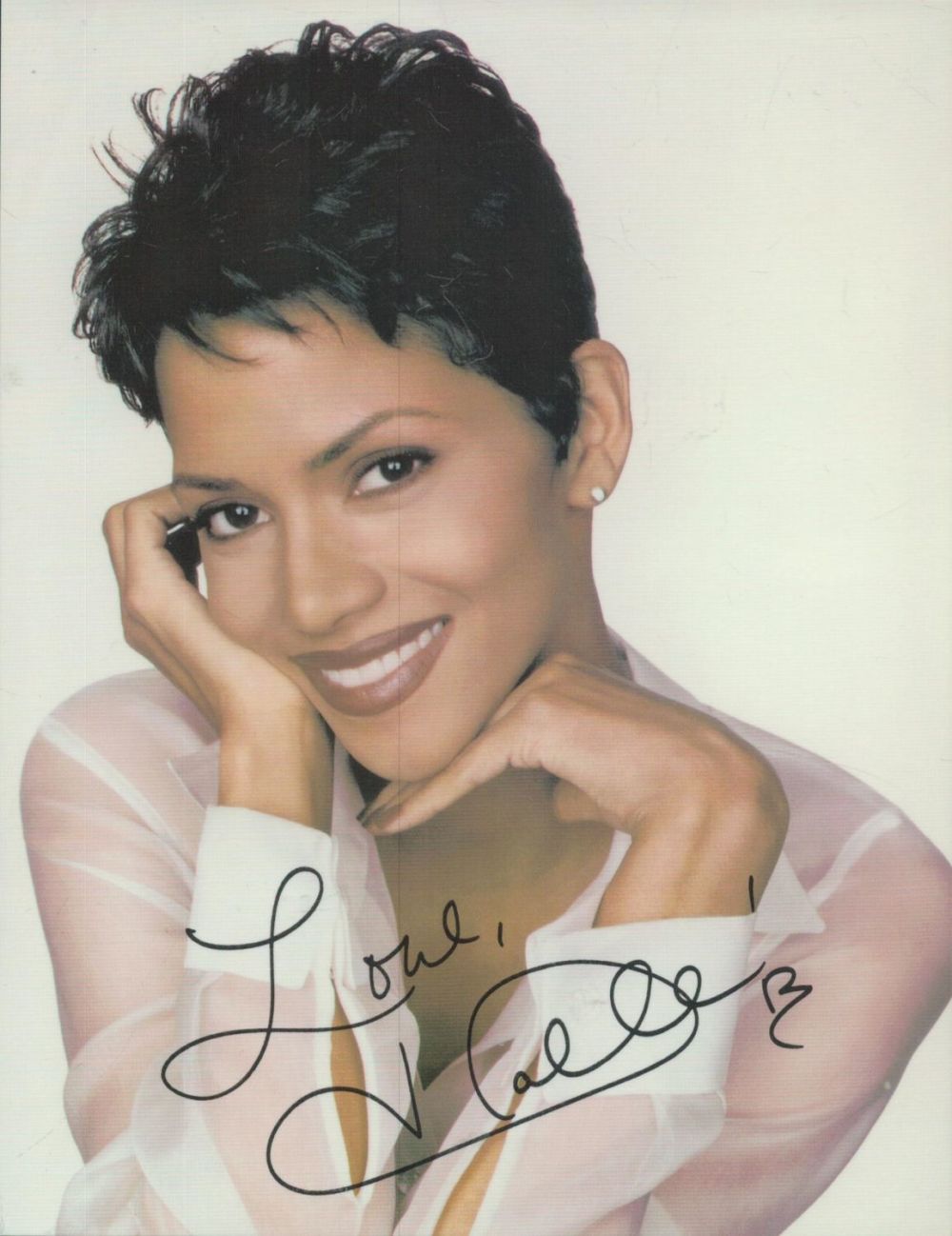 Lot 249: Halle Berry signed 7x5 inch colour photo. Good...