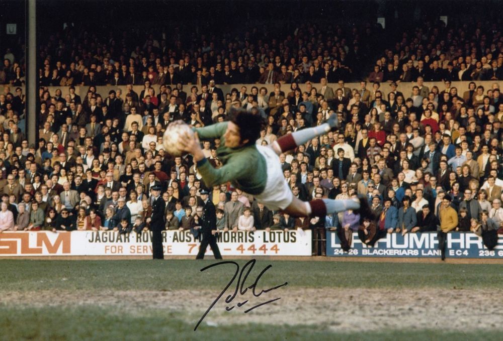 Lot 304: Autographed JOHN JACKSON 12 x 8 photo :...