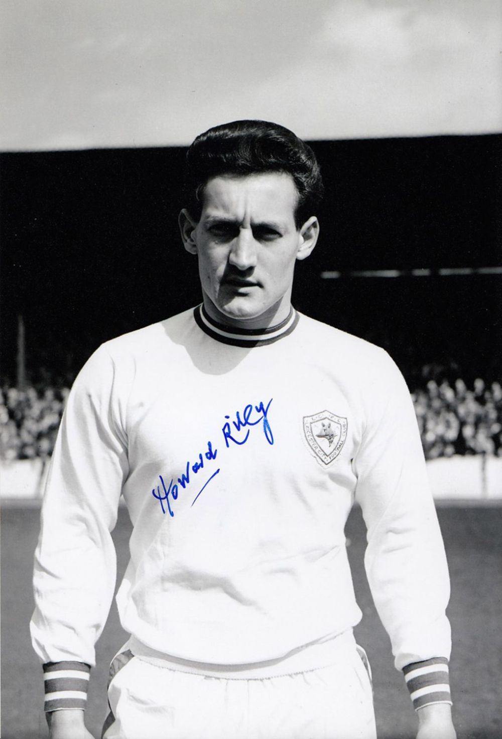 Lot 310: Autographed HOWARD RILEY 12 x 8 photo :...