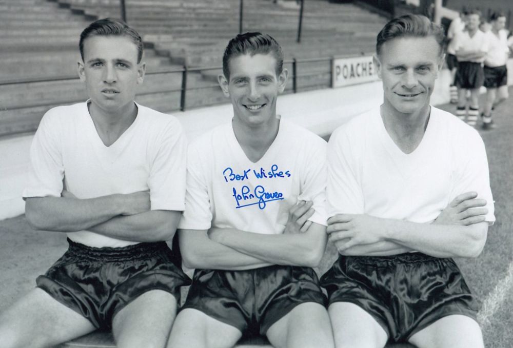 Lot 313: Autographed JOHN GROVES 12 x 8 photo :...