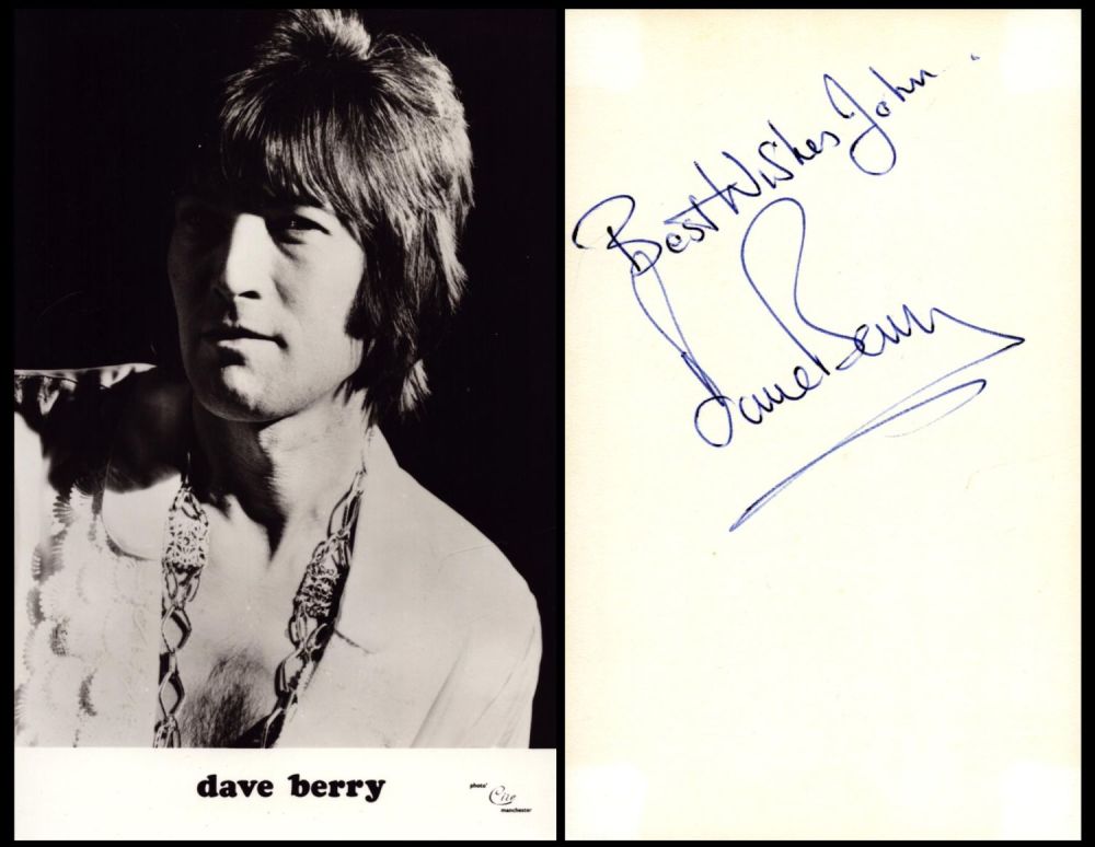 Lot 359: Dave Berry signed 6x4inch black and white photo....