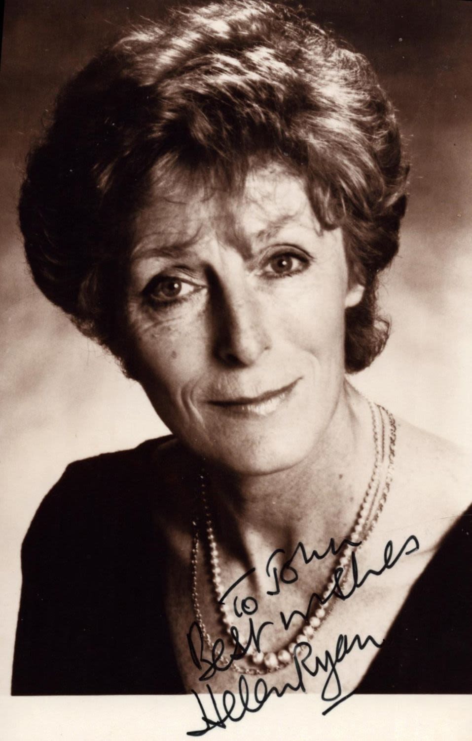 Lot 361: Helen Ryan signed 6x4inch black and white photo....