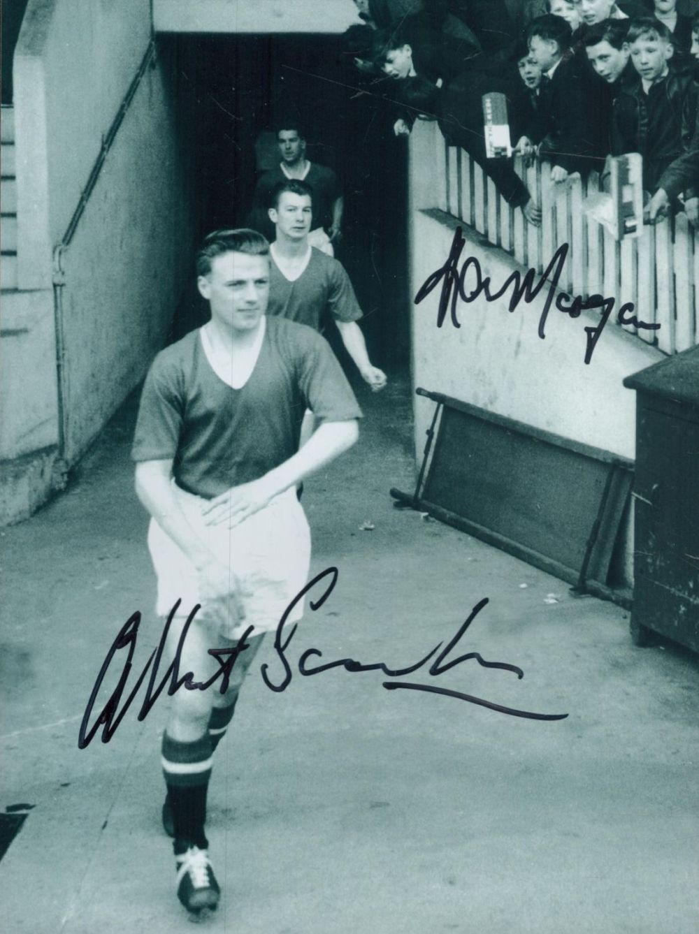 Lot 527: Albert Scanlon and Kenny Morgans signed 8x6 inch...