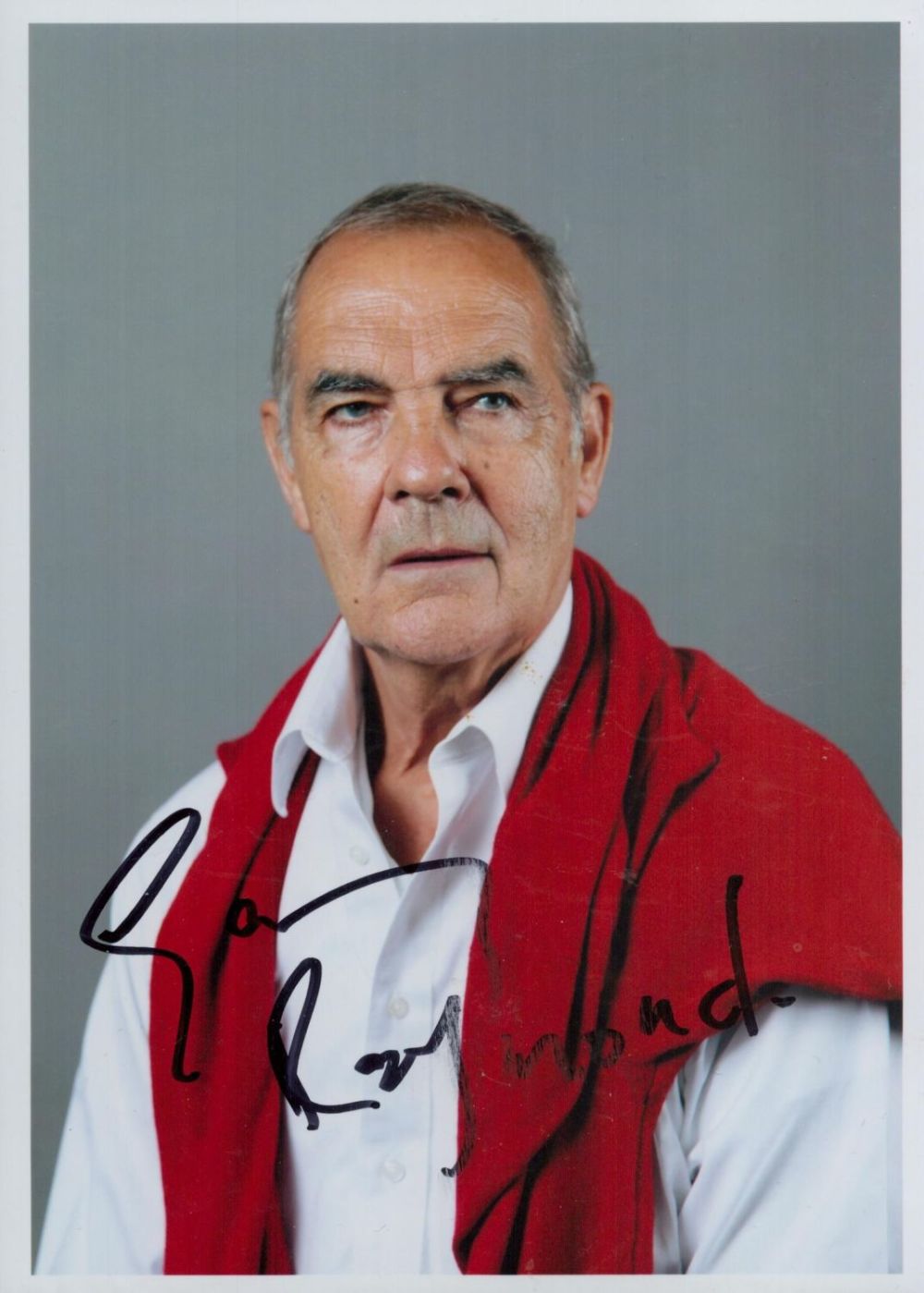 Lot 285: Gary Raymond signed 7x5inch colour photo. British actor....