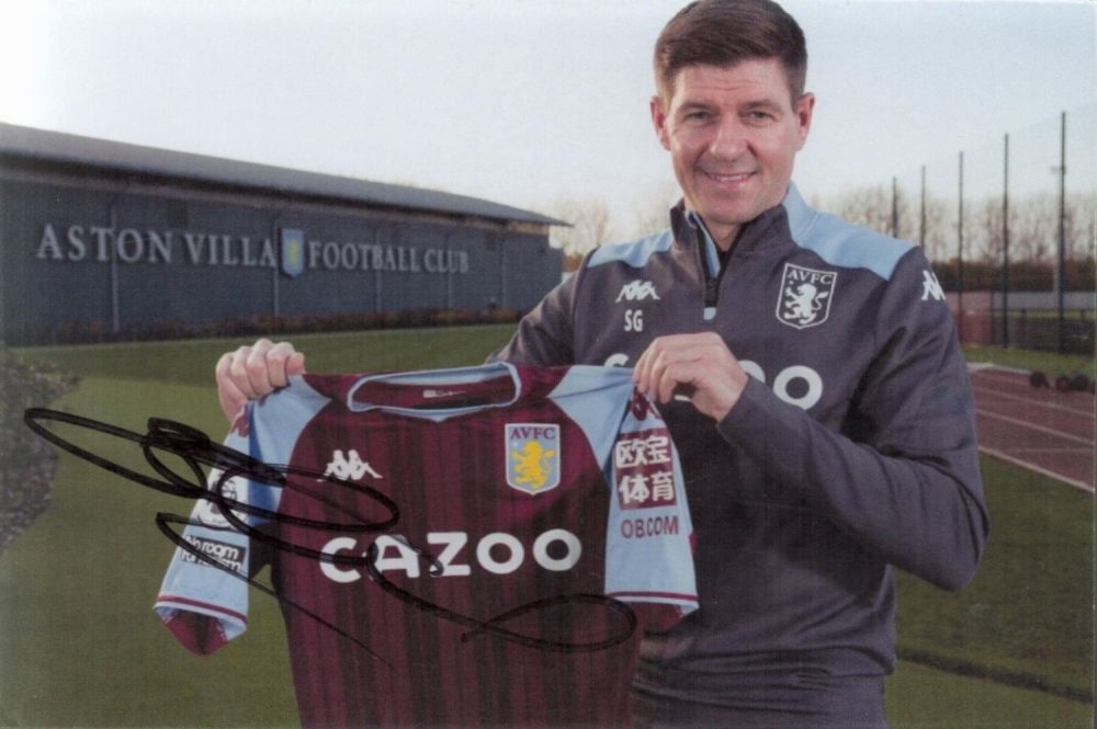 Lot 286: Steven Gerrard signed 6x4inch colour photo. Liverpool and...