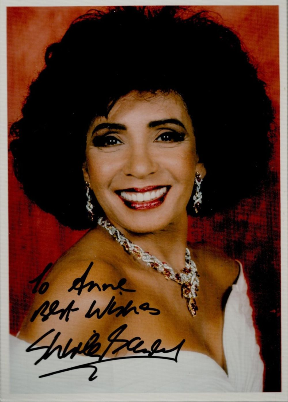 Lot 76: Shirley Bassey signed Colour Photo 7x5 Inch. Good...